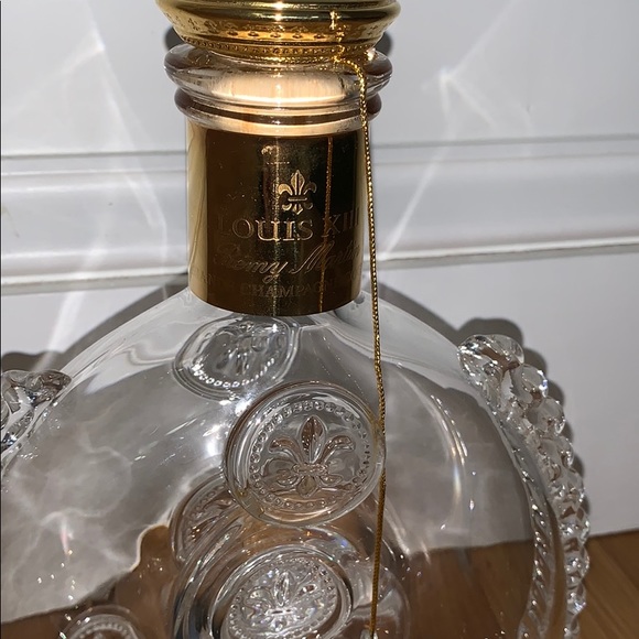 Remy Martin Louis XIII Crystal Bottle - Picture 3 of 5